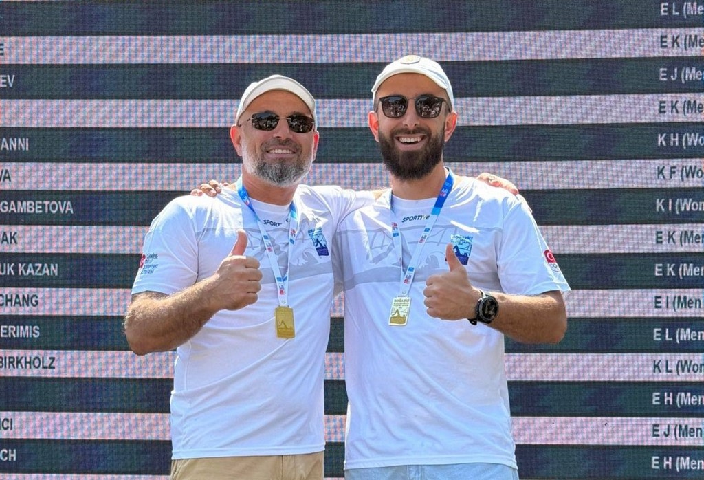 Dagestanis succeed to swim across Bosphorus