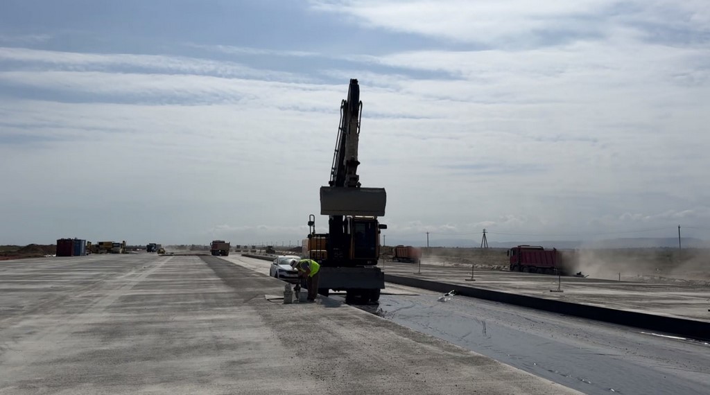 Construction of new runway almost completes at Makhachkala Airport