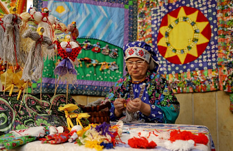 Spirit of Dagestan Prize Laureate tells about making dolls