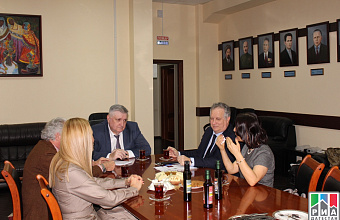 Rector of Dagestan State Agrarian University meets with delegation from Italy