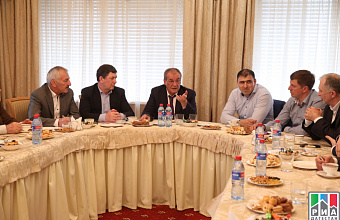 Dagestani vice premier meets with members of International Islamic Business Association