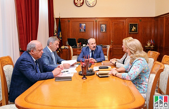 Ramazan Abdulatipov meets with Russian minister of culture in Southern, North-Caucasus and Crimean federal districts Tatiana Seledtsova 
