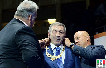 Abdussamad Gamidov obtains highest award UWW - "Gold Necklace"