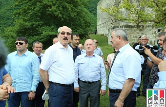 Daghestan Head visits fortress "7 brothers and a sister" 