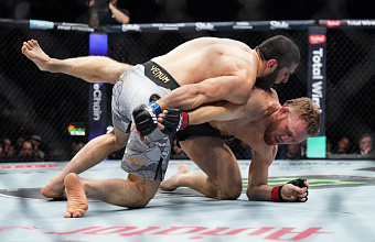 Islam Makhachev Reclaims UFC Top Spot with Historic Two-Division Title