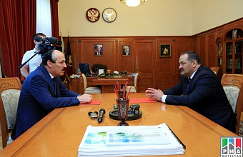 Ramazan Abdulatipov meets with Plenipotentiary Envoy of Russian President to North Caucasus Federal District Sergei Melikov