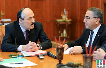 Daghestani Head meets with Iraqi delegation 