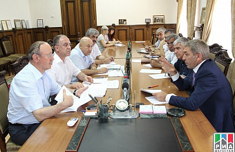 Minister for development of the Northern Caucasus Lev Kuznetsov to check on preparations for the celebration of the 2000th anniversary of Derbent