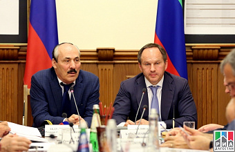  Lev Kuztetsov discusses issues of socio-economic development at the regular session of the republican government 