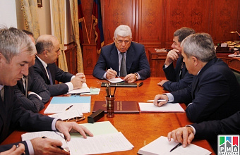 Viticulture and winemaking issues discussed in Daghestan parliament 