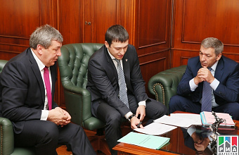 Abdussamad Gamidov and Russian minister of regional development discuss Daghestan’s socio-economic development