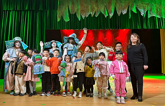 Dagestan State Puppet Theater presents play at festival in China