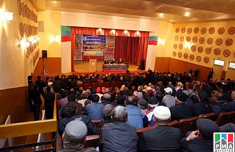 Ramazan Abdulatipov pays a working visit to Charodinskiy district of Daghestan